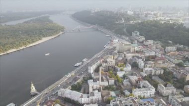 Bu stok görüntüler Ukrayna, Kyiv 'in 8K çözünürlükteki hava görüntüsünü gösteriyor.