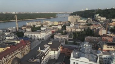 Bu stok görüntüler Ukrayna, Kyiv 'in 8K çözünürlükteki hava görüntüsünü gösteriyor.