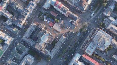 Bu stok görüntüler Ukrayna, Kyiv 'in 8K çözünürlükteki hava görüntüsünü gösteriyor.