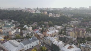 Bu stok görüntüler Ukrayna, Kyiv 'in 8K çözünürlükteki hava görüntüsünü gösteriyor.