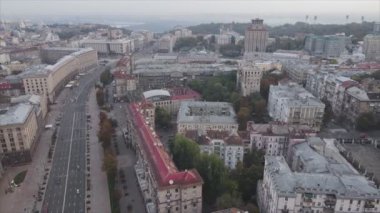 Bu stok görüntüler Ukrayna, Kyiv 'in 8K çözünürlükteki hava görüntüsünü gösteriyor.