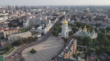 Bu stok görüntüler Ukrayna, Kyiv 'in 8K çözünürlükteki hava görüntüsünü gösteriyor.