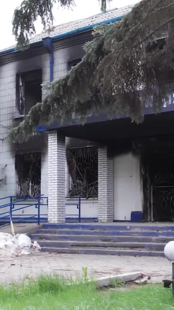 Este Video Vertical Muestra Las Secuelas Guerra Ucrania Edificio Destruido — Vídeos de Stock