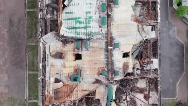 Este Video Vertical Muestra Edificio Devastado Por Guerra Stoyanka Distrito — Vídeos de Stock