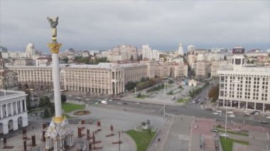Bu stok videosu, Ukrayna 'nın Kyiv kentindeki Meydan' ın 8K çözünürlüklü hava görüntüsünü gösteriyor.