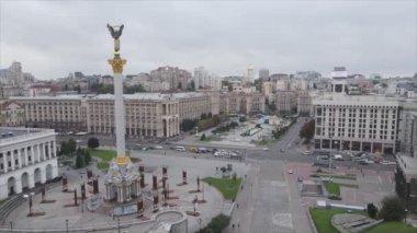 Bu stok videosu, Ukrayna 'nın Kyiv kentindeki Meydan' ın 8K çözünürlüklü hava görüntüsünü gösteriyor.