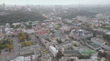 Bu stok görüntüler Ukrayna, Kyiv 'in 8K çözünürlükteki hava görüntüsünü gösteriyor.