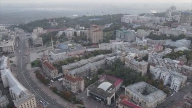 Bu stok görüntüler Ukrayna, Kyiv 'in 8K çözünürlükteki hava görüntüsünü gösteriyor.