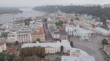 Bu stok görüntüler Ukrayna, Kyiv 'in 8K çözünürlükteki hava görüntüsünü gösteriyor.