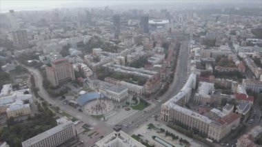 Bu stok görüntüler Ukrayna, Kyiv 'in 8K çözünürlükteki hava görüntüsünü gösteriyor.