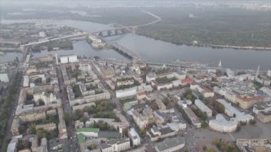 Bu stok görüntüler Ukrayna, Kyiv 'in 8K çözünürlükteki hava görüntüsünü gösteriyor.