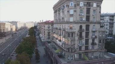 Bu stok görüntüler Ukrayna, Kyiv 'in 8K çözünürlükteki hava görüntüsünü gösteriyor.