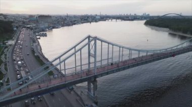 Bu stok görüntüler Ukrayna, Kyiv 'in 8K çözünürlükteki hava görüntüsünü gösteriyor.