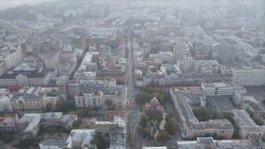 Bu stok görüntüler Ukrayna, Kyiv 'in 8K çözünürlükteki hava görüntüsünü gösteriyor.