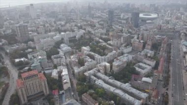 Bu stok görüntüler Ukrayna, Kyiv 'in 8K çözünürlükteki hava görüntüsünü gösteriyor.