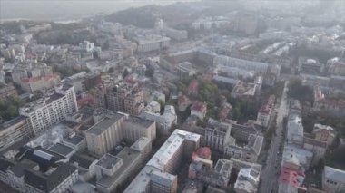 Bu stok görüntüler Ukrayna, Kyiv 'in 8K çözünürlükteki hava görüntüsünü gösteriyor.