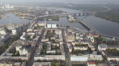 Bu stok görüntüler Ukrayna, Kyiv 'in 8K çözünürlükteki hava görüntüsünü gösteriyor.