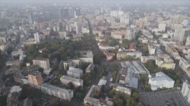 Bu stok görüntüler Ukrayna, Kyiv 'in 8K çözünürlükteki hava görüntüsünü gösteriyor.