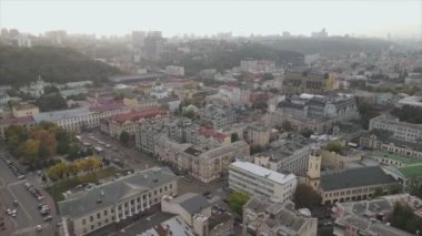 Bu stok görüntüler Ukrayna, Kyiv 'in 8K çözünürlükteki hava görüntüsünü gösteriyor.