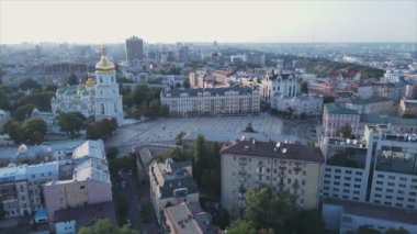 Bu stok görüntüler Ukrayna, Kyiv 'in 8K çözünürlükteki hava görüntüsünü gösteriyor.