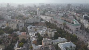 Bu stok görüntüler Ukrayna, Kyiv 'in 8K çözünürlükteki hava görüntüsünü gösteriyor.