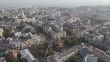 Bu stok görüntüler Ukrayna, Kyiv 'in 8K çözünürlükteki hava görüntüsünü gösteriyor.