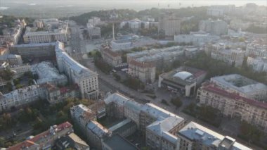 Bu stok görüntüler Ukrayna, Kyiv 'in 8K çözünürlükteki hava görüntüsünü gösteriyor.