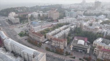 Bu stok görüntüler Ukrayna, Kyiv 'in 8K çözünürlükteki hava görüntüsünü gösteriyor.