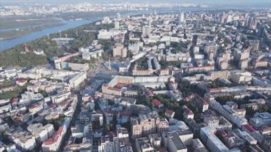 Bu stok görüntüler Ukrayna, Kyiv 'in 8K çözünürlükteki hava görüntüsünü gösteriyor.