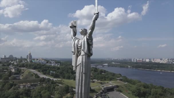 Stock Video Shows Aerial View Symbol Kyiv Ukraine Motherland Monument — 图库视频影像