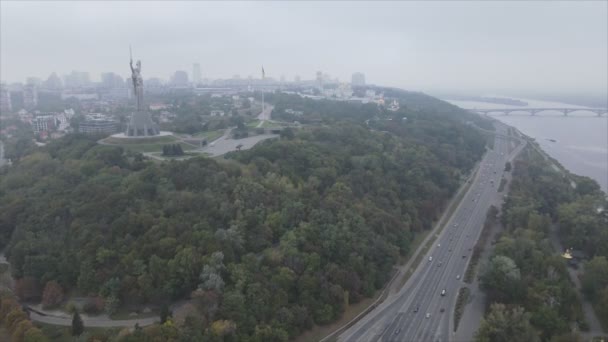 Stock Video Shows Aerial View Symbol Kyiv Ukraine Motherland Monument — 비디오