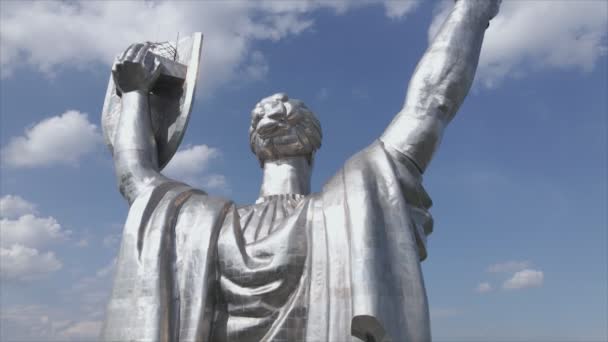 Stock Video Shows Aerial View Symbol Kyiv Ukraine Motherland Monument — Αρχείο Βίντεο