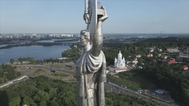 Stock Video Shows Aerial View Symbol Kyiv Ukraine Motherland Monument — Stockvideo