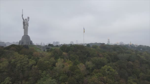 Stock Video Shows Aerial View Symbol Kyiv Ukraine Motherland Monument — Video Stock