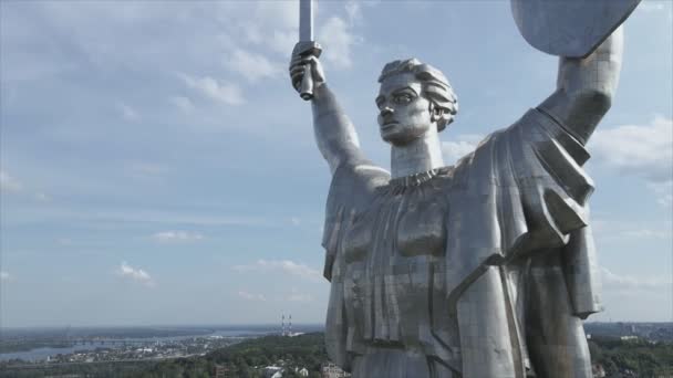 Stock Video Shows Aerial View Symbol Kyiv Ukraine Motherland Monument — Vídeos de Stock