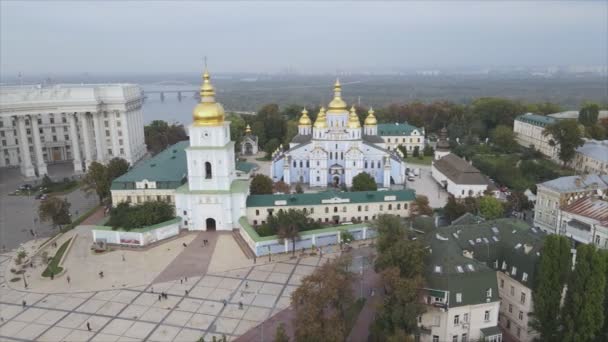 Stock Video Shows Aerial View Michaels Golden Domed Cathedral Kyiv — Stockvideo