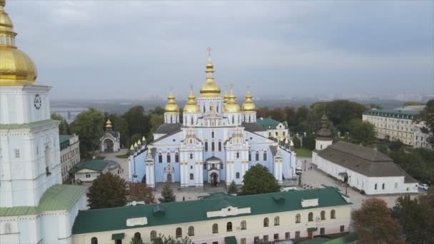 Stock Video Shows Aerial View Michaels Golden Domed Cathedral Kyiv — Stockvideo