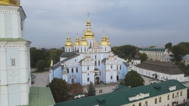 Stock Video Shows Aerial View Michaels Golden Domed Cathedral Kyiv — Stockvideo