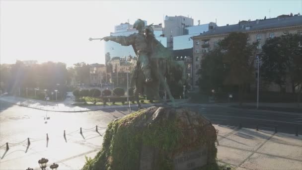 Stock Footage Shows Aerial View Monument Bogdan Khmelnitsky Kyiv Ukraine — Stockvideo
