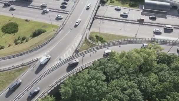 Stock Footage Shows Aerial View Traffic Intersection Cars Driving Kyiv — Stok video