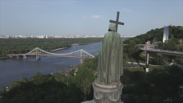 Stock Footage Shows Aerial View Vladimir Great Monument Kyiv Ukraine — Vídeos de Stock