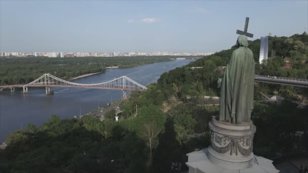 Stock Footage Shows Aerial View Vladimir Great Monument Kyiv Ukraine — Wideo stockowe