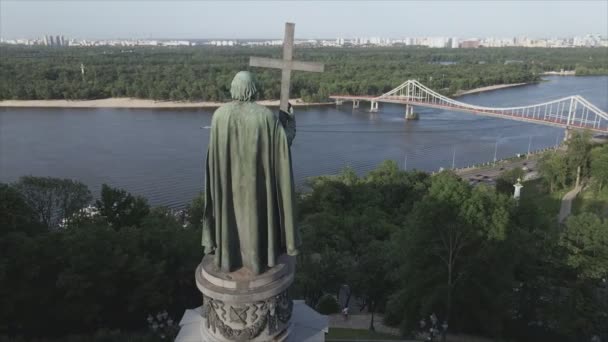 Stock Footage Shows Aerial View Vladimir Great Monument Kyiv Ukraine — Vídeo de stock