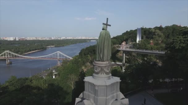 Stock Footage Shows Aerial View Vladimir Great Monument Kyiv Ukraine — Stock video