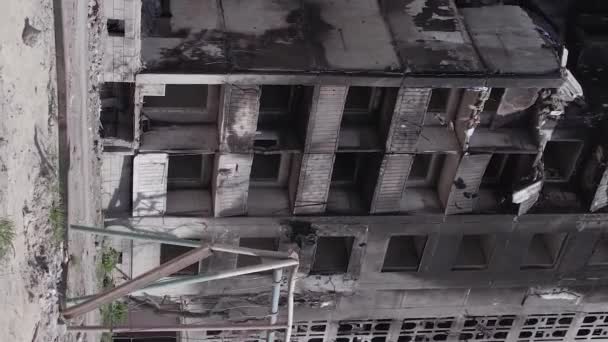 Stock Vertical Video Shows Aftermath War Ukraine Destroyed Residential Building — Stock videók
