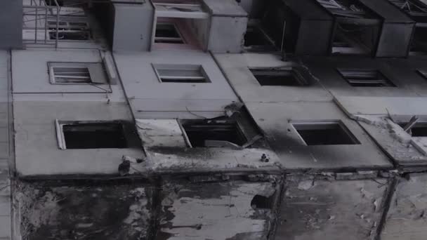 Stock Vertical Video Shows Aftermath War Ukraine Destroyed Residential Building — Stok Video