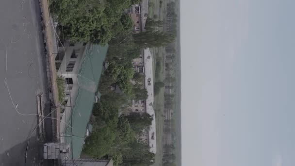 Stock Vertical Video Shows Aftermath War Ukraine Destroyed Residential Building — Stok video