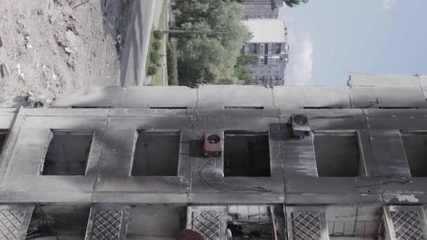 Stock Vertical Video Shows Aftermath War Ukraine Destroyed Residential Building — Stock video