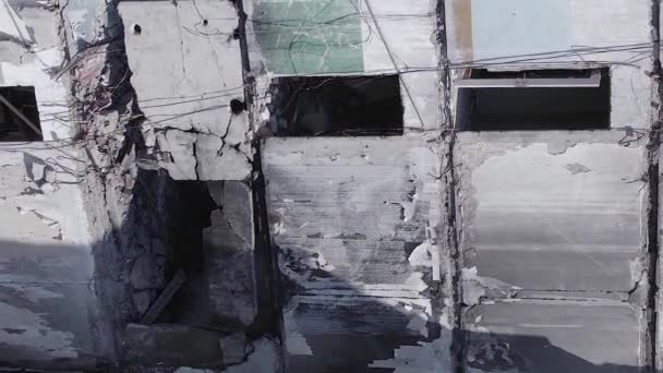 Stock Vertical Video Shows Aftermath War Ukraine Destroyed Residential Building — Stock videók