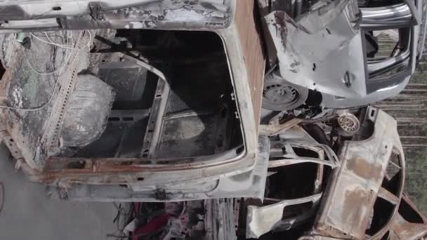 Stock Vertical Video Shows Dump Shot Burned Cars Irpin Bucha — Vídeo de stock